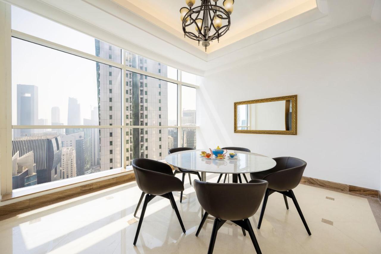 Dusit Hotel & Suites - Доха Экстерьер фото A dining room