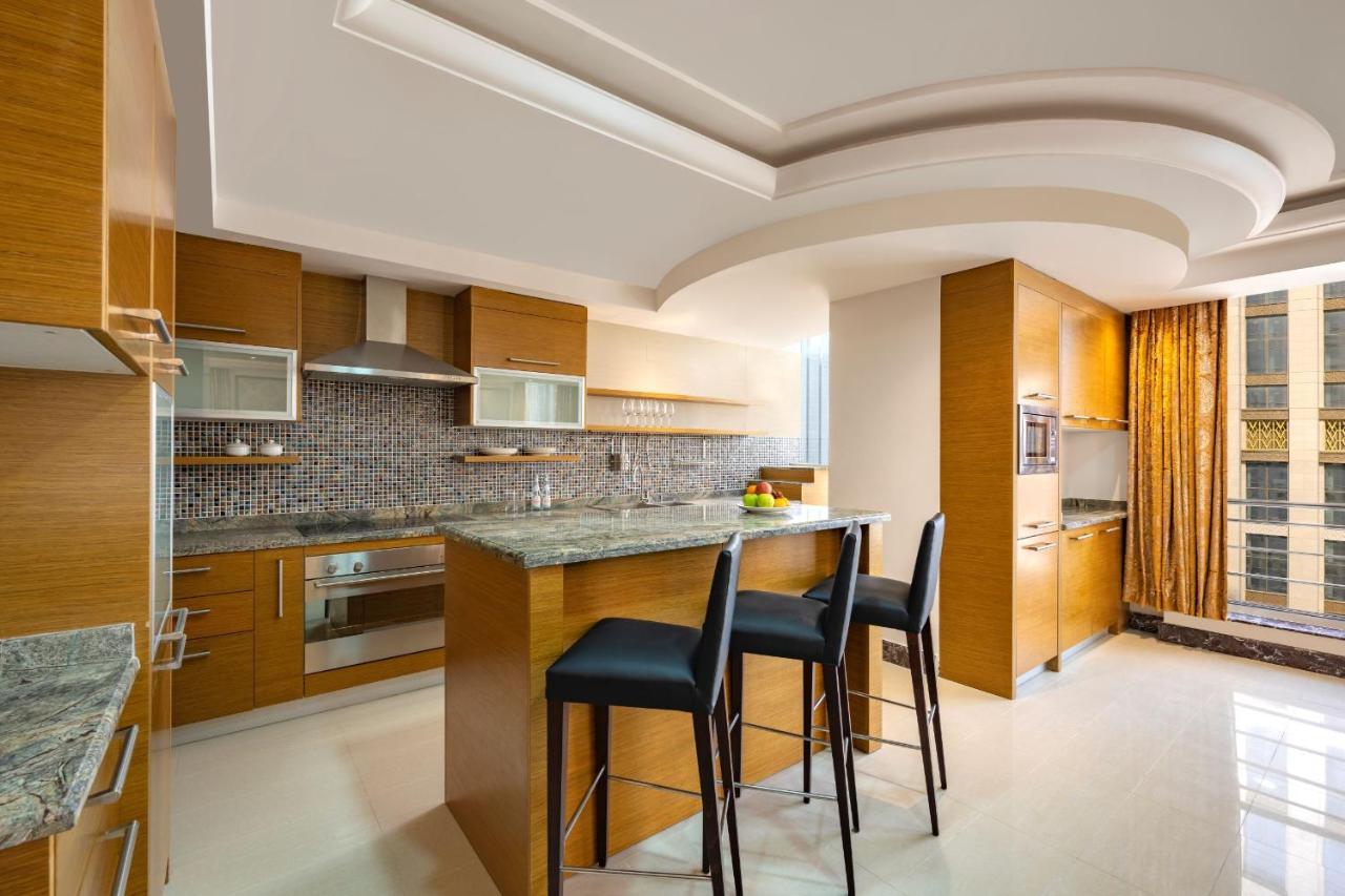 Dusit Hotel & Suites - Доха Экстерьер фото A modern kitchen