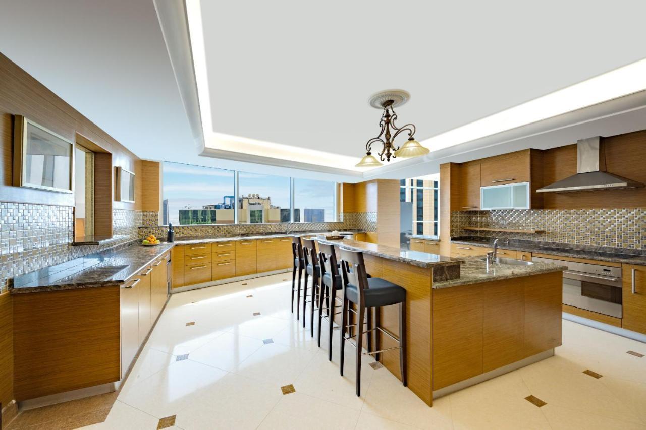Dusit Hotel & Suites - Доха Экстерьер фото A modern kitchen